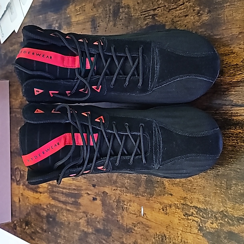 NEW Mens Ryderwear Gym Shoes